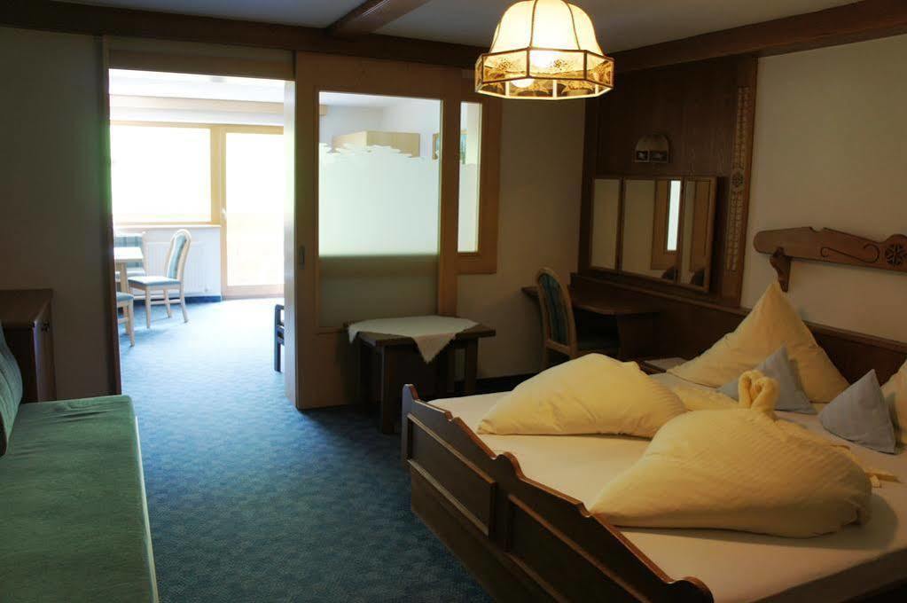 Hotel Rustika Lermoos Exteriör bild